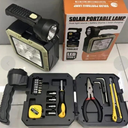 Lampe solaire portable avec boîte à outils